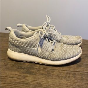 Nike Rose - gray size 7.5